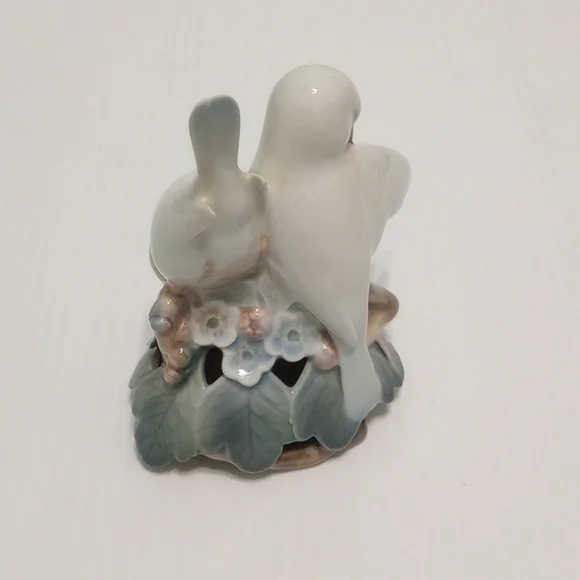 Royal Copenhagen Doves Sculpture Figurine